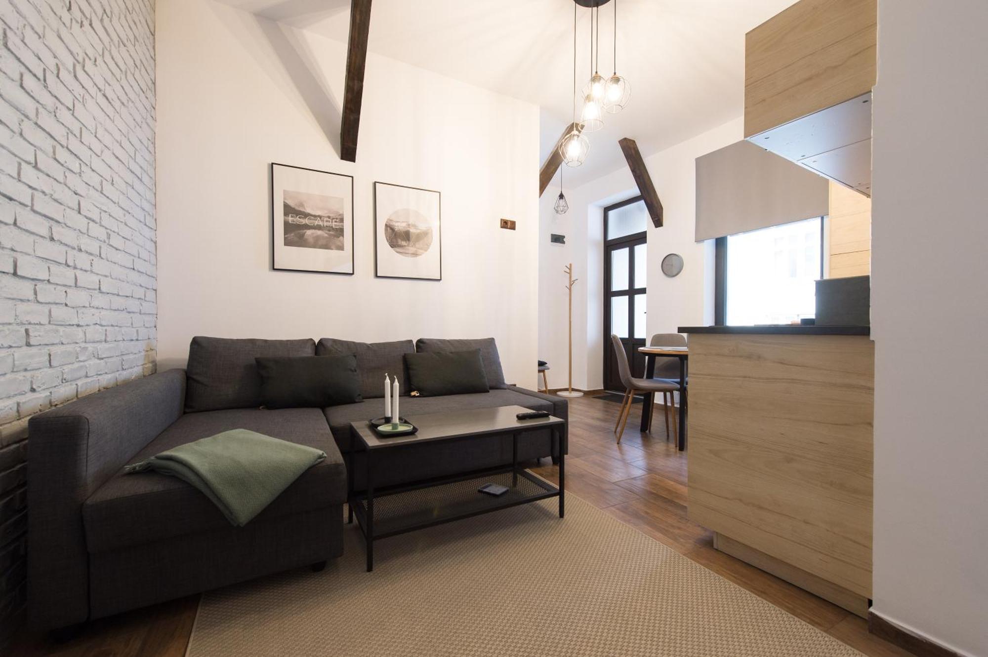 Lovely Brasov Flat With Patio And Mountain Views Экстерьер фото